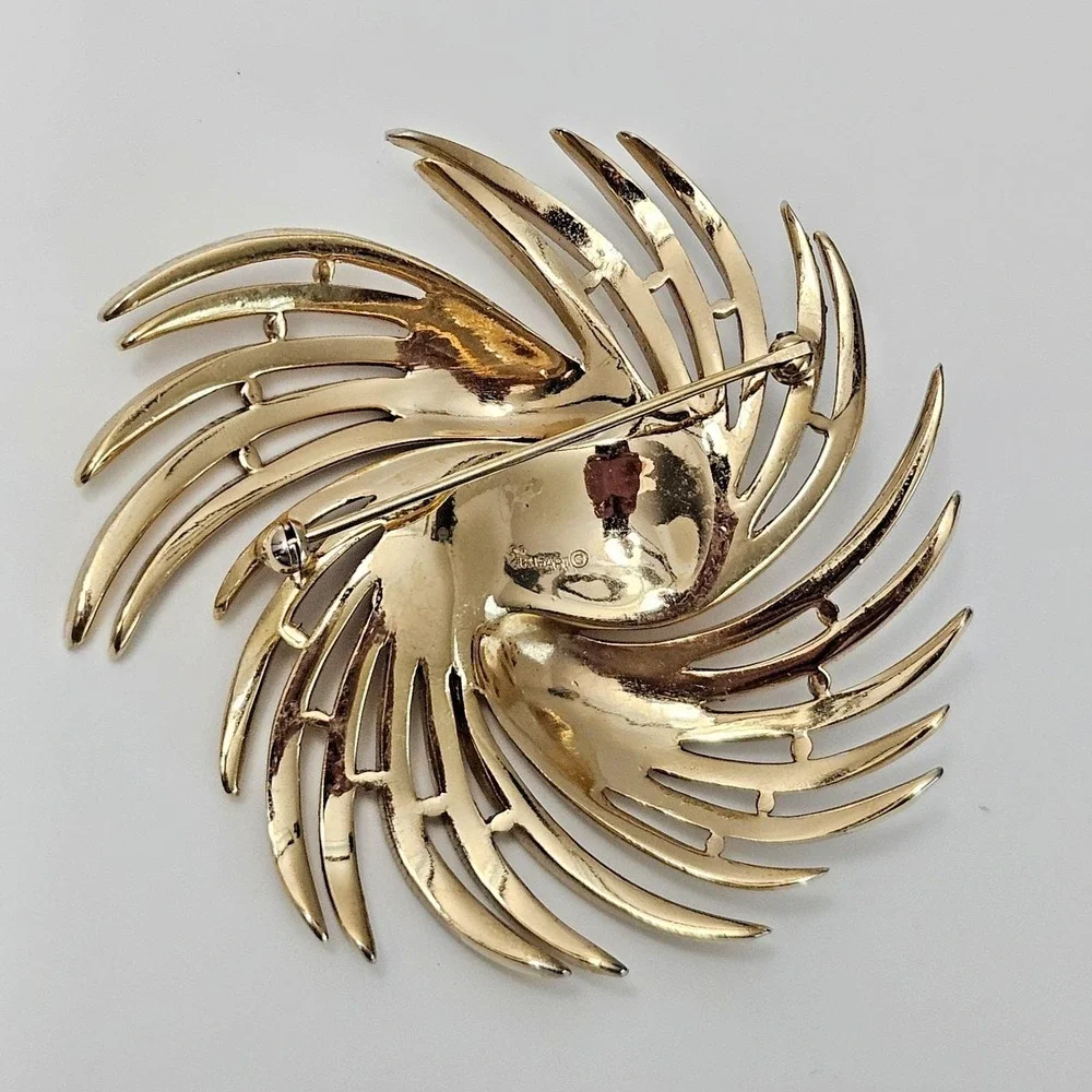 Crown Trifari Brooch Goldtone Swirl Modernist Floral Brooch 2.5